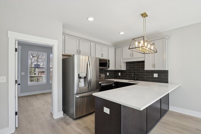 Building Photo - 908 Anderson Ln