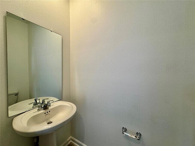 Building Photo - 2819 Maloof Dr