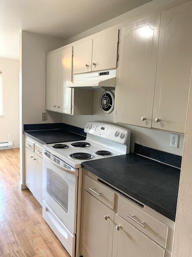 Interior Photo - Harbortown Apartments
