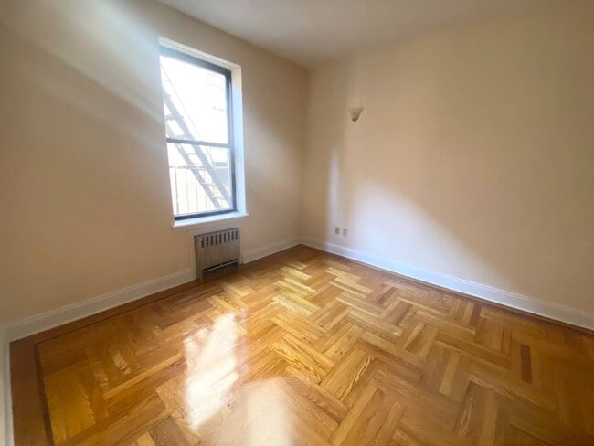 Building Photo - 112 Marine Ave