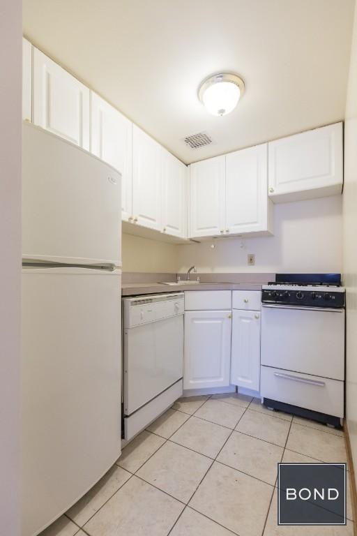 Building Photo - 59 W 73rd St