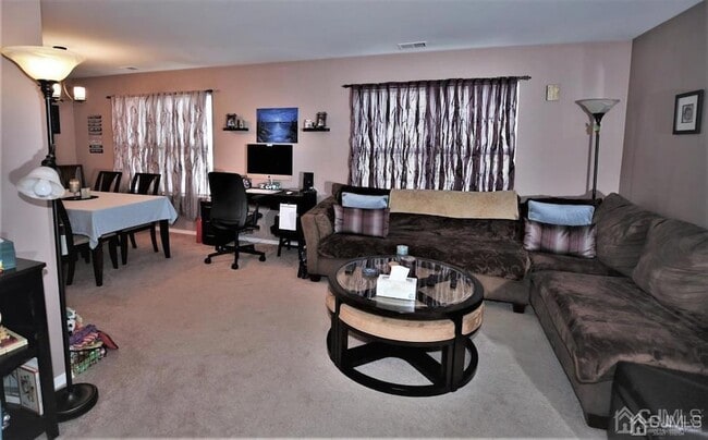 Building Photo - 1303 Blossom Cir