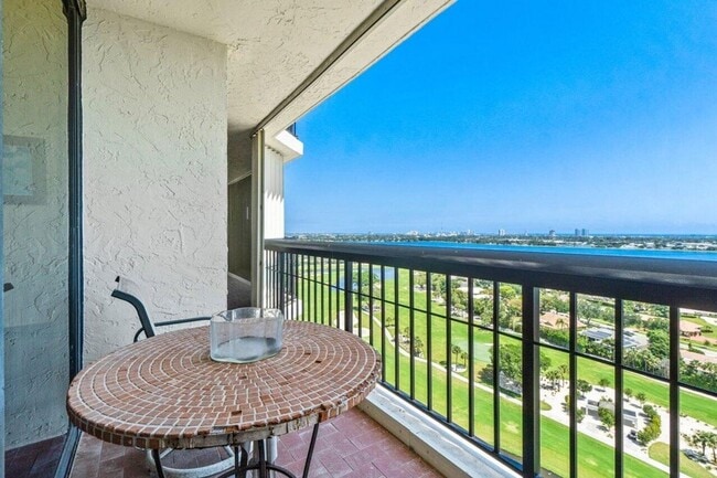 Building Photo - 1900 Consulate Pl