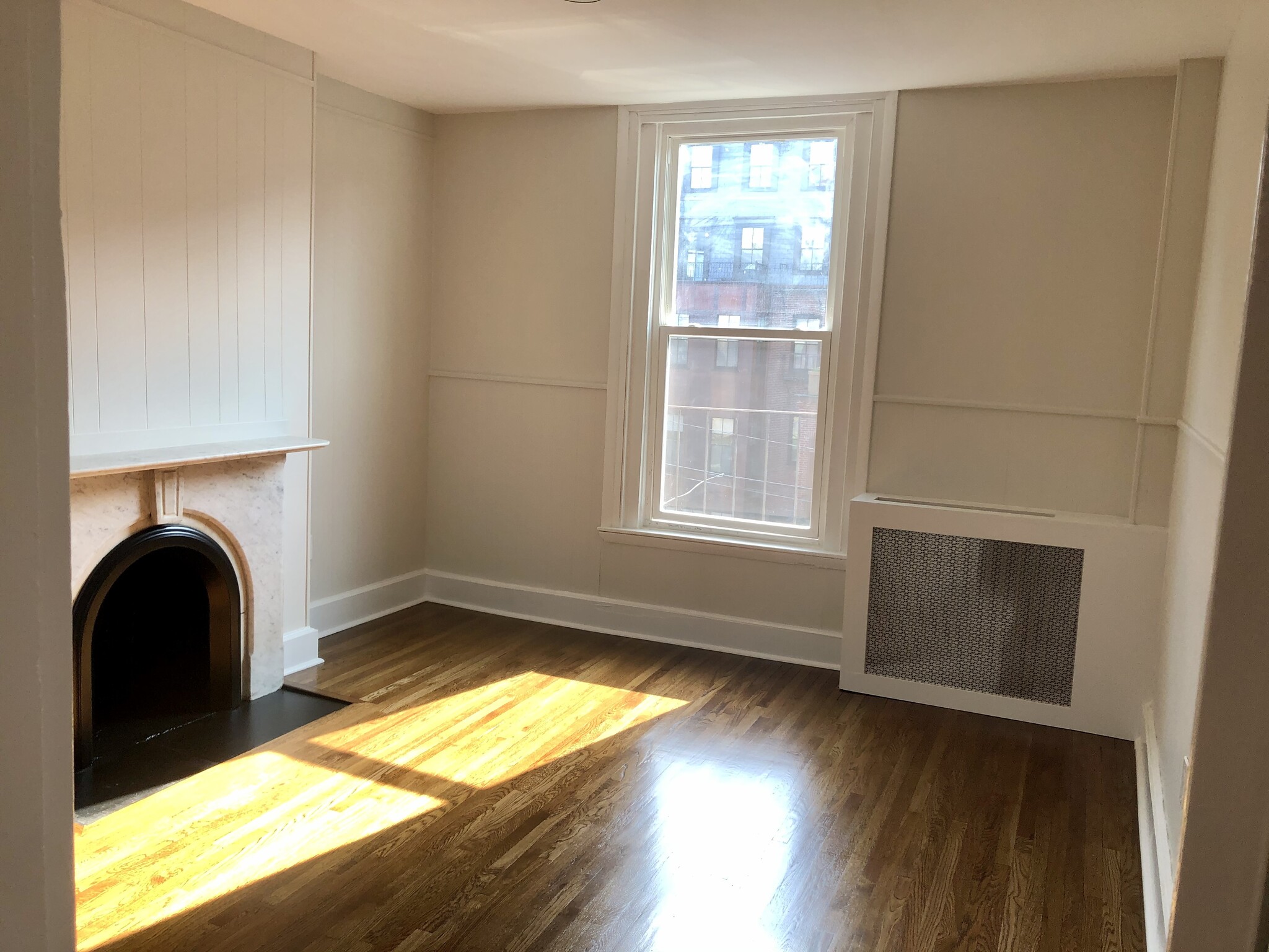 Building Photo - 415 Beacon St