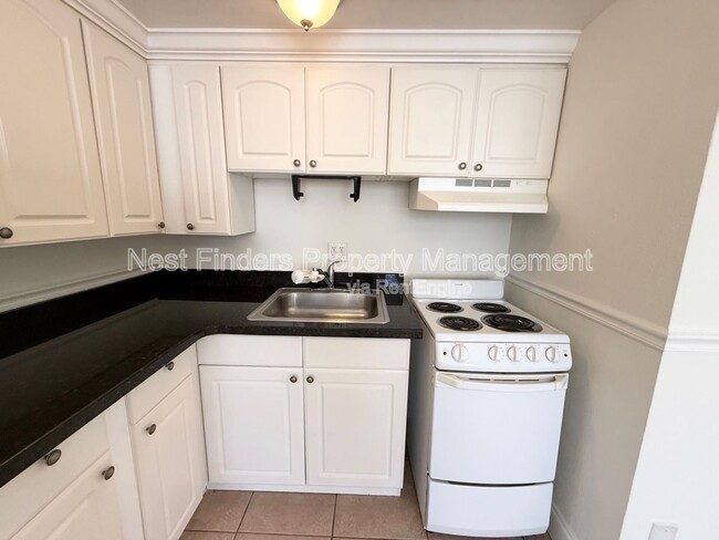 Building Photo - 311 E Ashley St