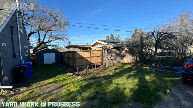 Building Photo - 5529 SE 68th Ave