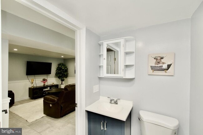 Building Photo - 5576 Neddleton Ave