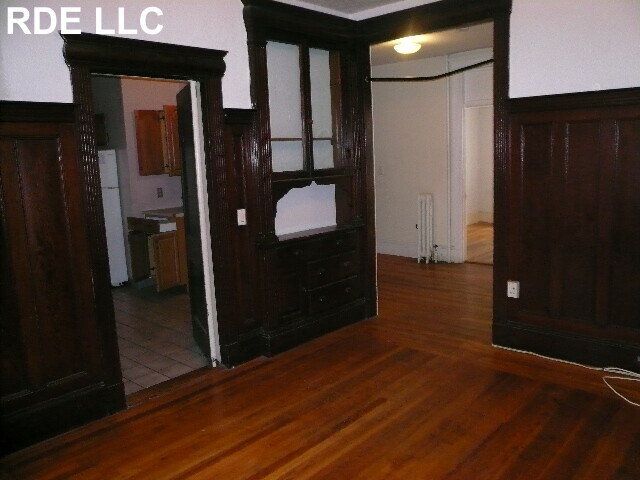 Building Photo - 158 Kelton St