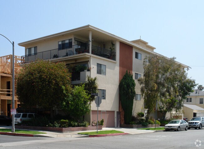 Building Photo - 8617 Colgate Ave