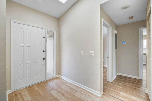 Building Photo - 13135 Chadwick Ct