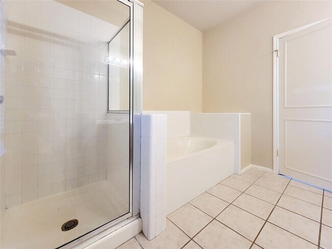 Building Photo - 3/BR, 2.5/BA Two-Level Home in Round Rock!