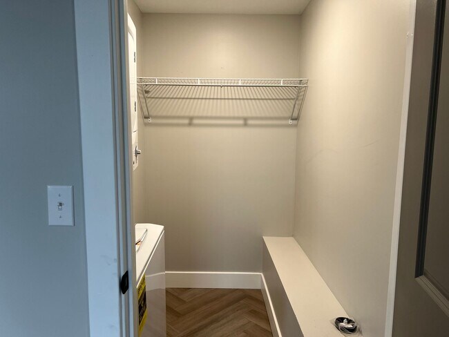 Building Photo - eml649