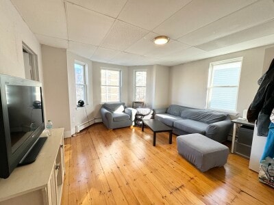 Building Photo - 1572 Tremont St