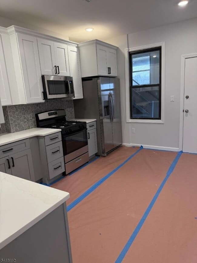 Building Photo - 37 6th St