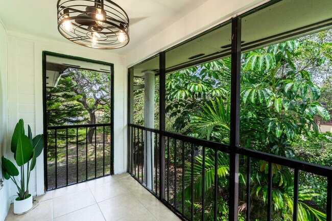 Building Photo - 927 N E St