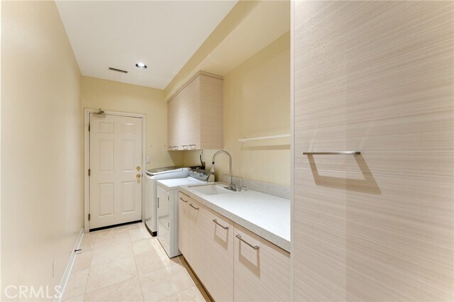 Building Photo - 2528 N San Miguel Dr