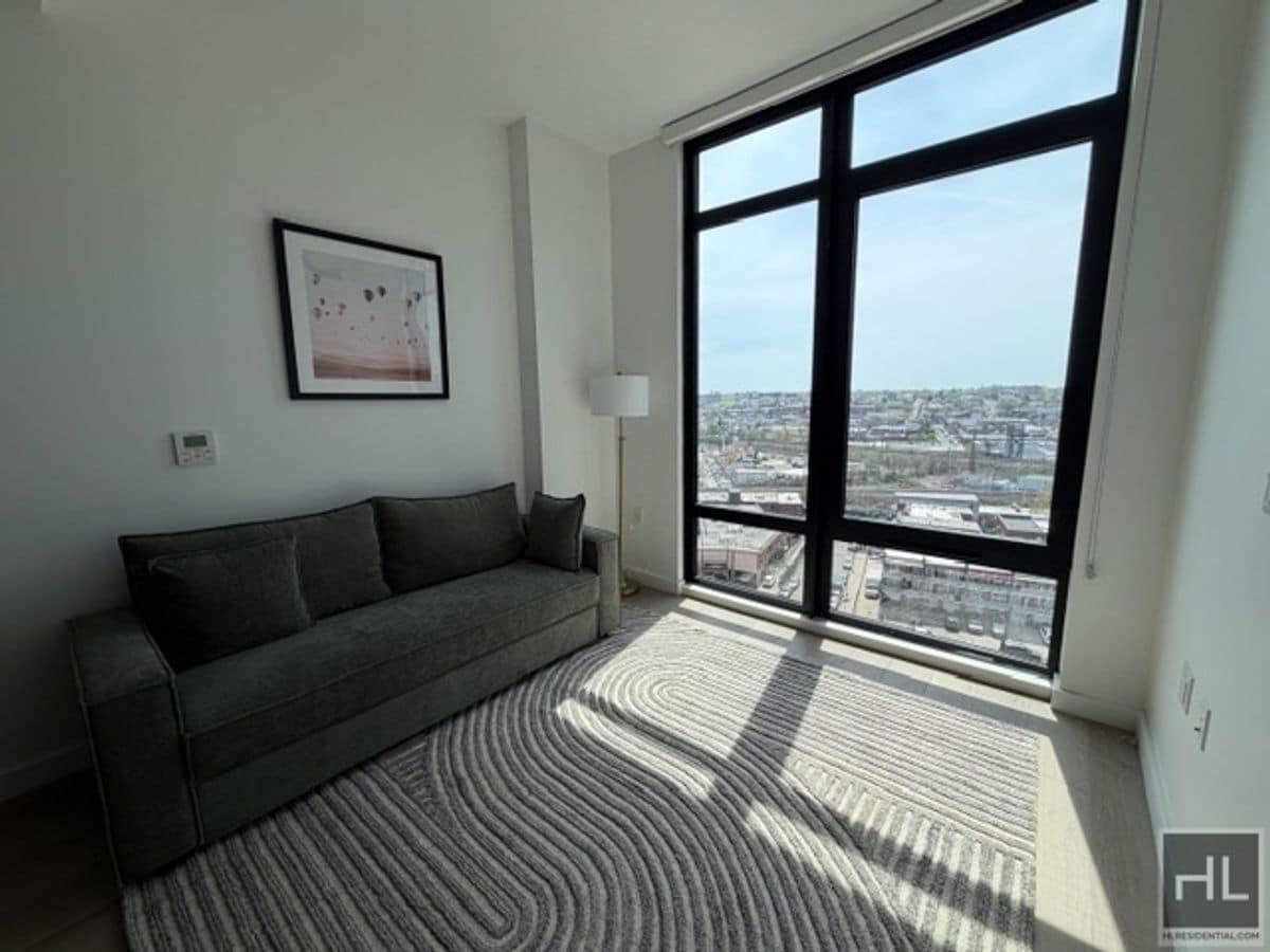 Building Photo - Luxurious Woodside 1 Bedroom with Views!