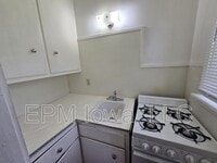 Building Photo - 2836 Independence Ave