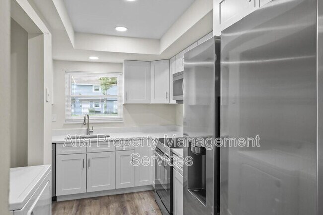 Building Photo - 11357 Bedford Oaks Dr