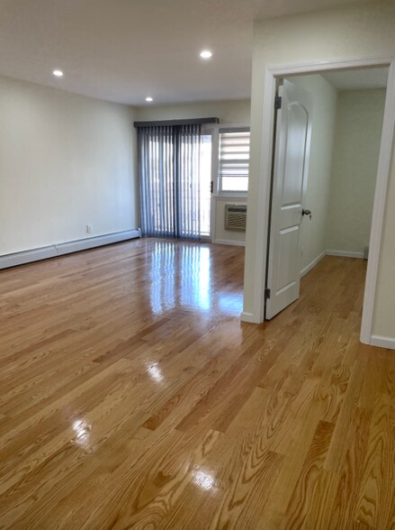 Building Photo - 43-22 213th St