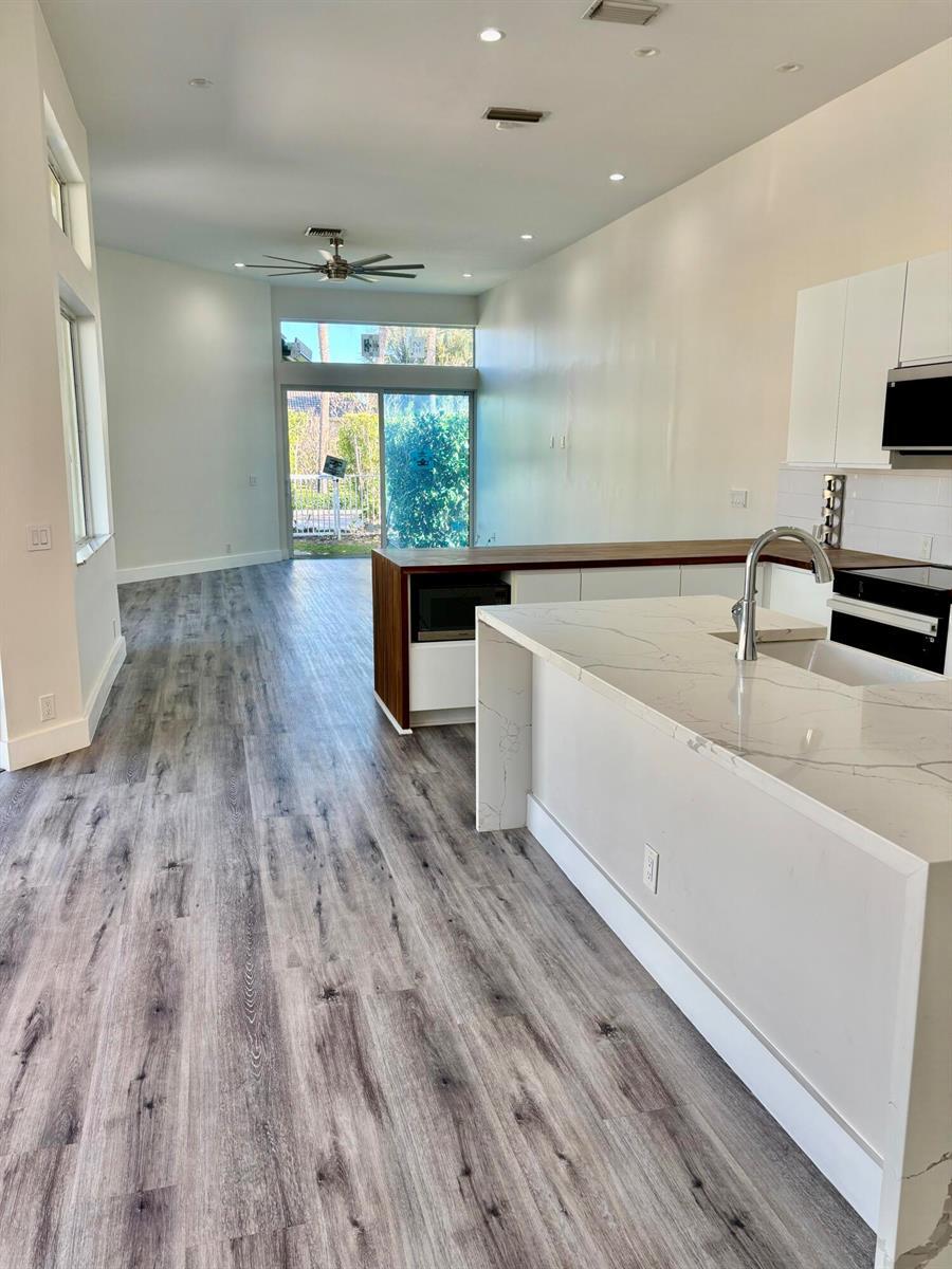 Building Photo - 5865 NW 125th Ave