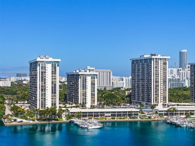 Building Photo - 1915 Brickell Ave