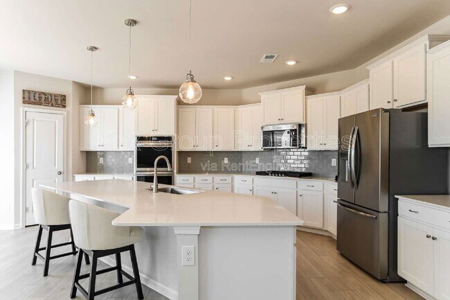 Building Photo - 6295 Fairfax Ct