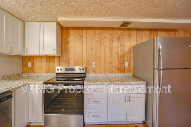 Building Photo - 6904 NE 70th St