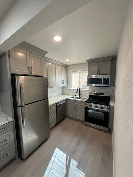 Building Photo - 875 29th St