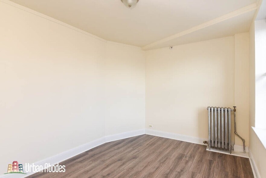 Building Photo - 3314 W Diversey Ave