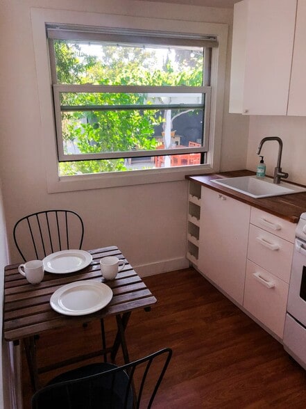 Building Photo - 3410 Casitas Ave