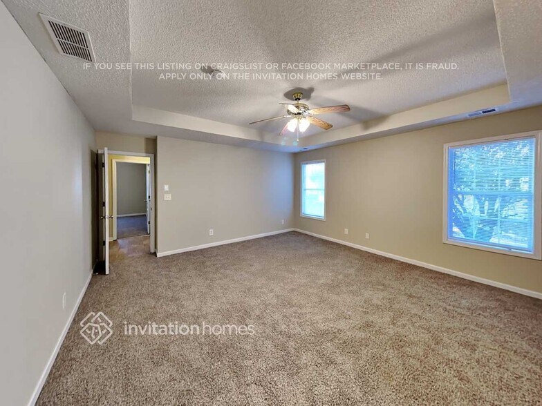 Building Photo - 290 Hunters Chase