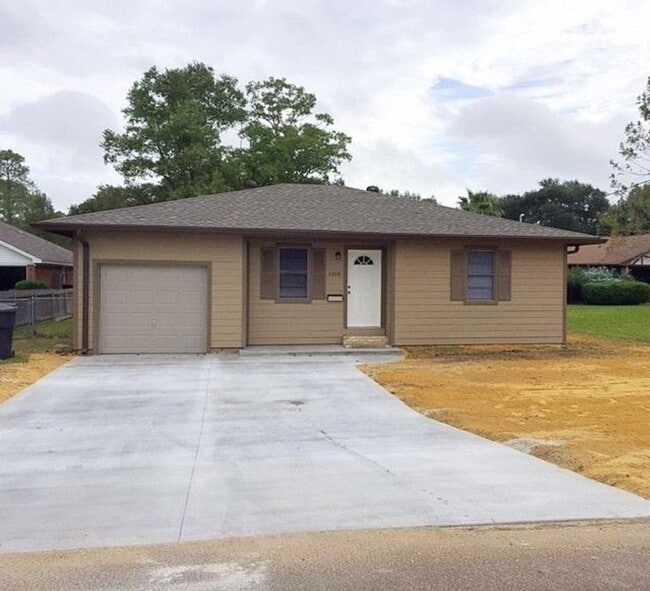 Building Photo - NISD HOME