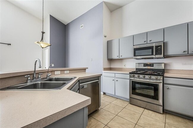 Building Photo - 520 Hollinghead Loop