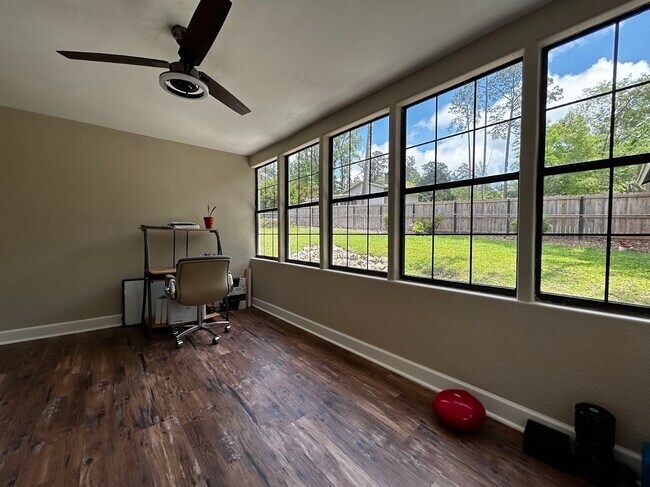 Building Photo - 1105 Missionwood Ln