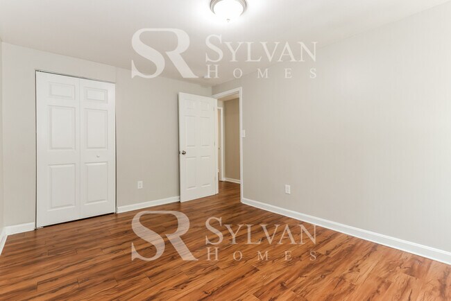 Building Photo - Carve Out a Great Life Here!