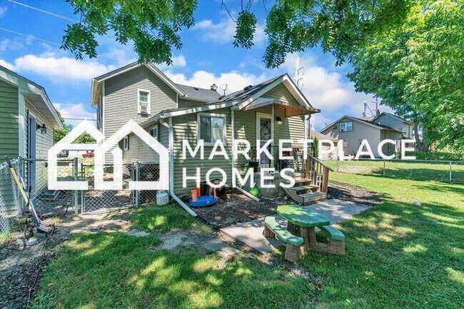 Building Photo - 115 Garden Ln