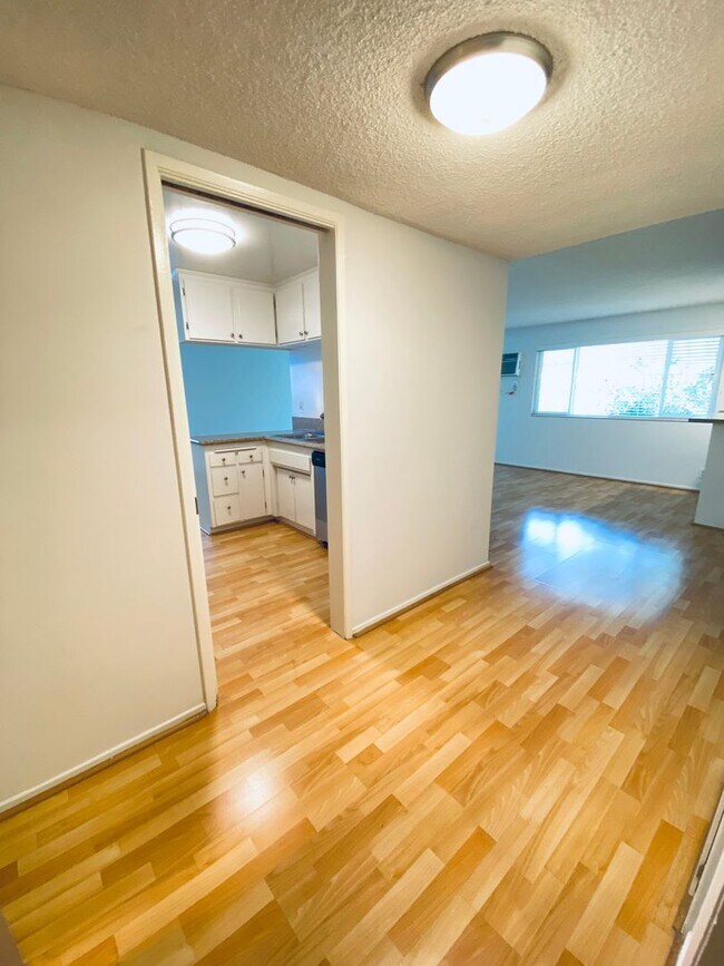 Building Photo - 1641 Veteran Ave