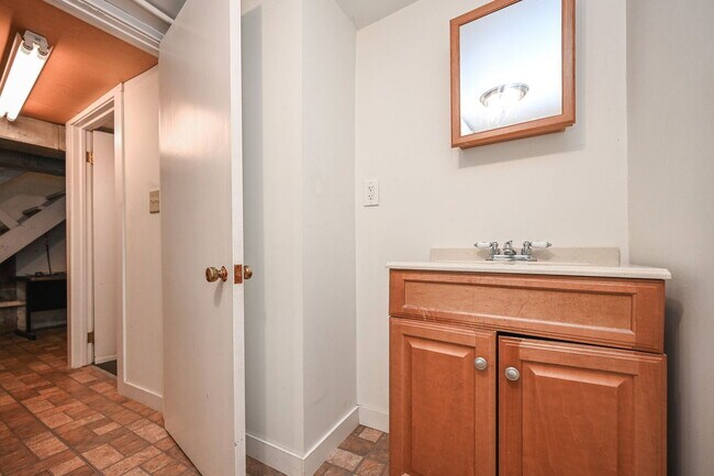 Building Photo - 2535 Vestry Ave
