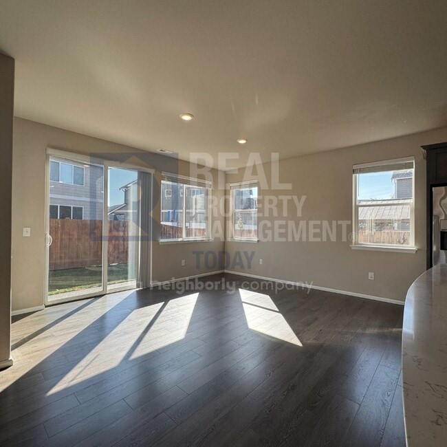 Building Photo - Beautiful Modern 3 Bedroom In Puyallup!!