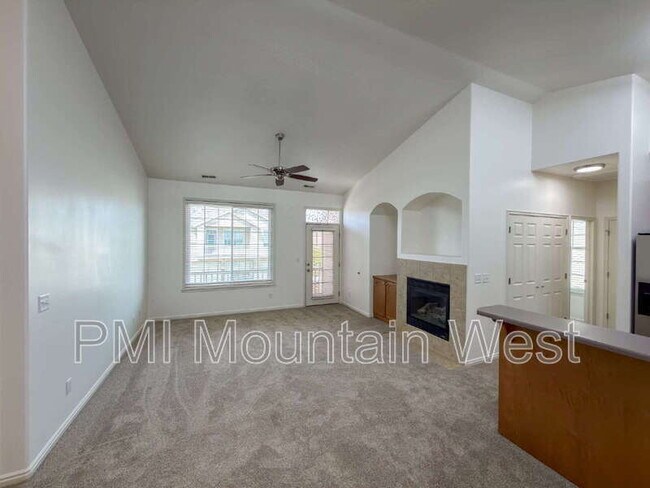 Building Photo - 443 Kent Dr