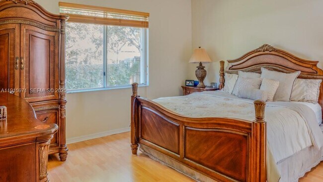 Building Photo - 1701 SE 17th Ave