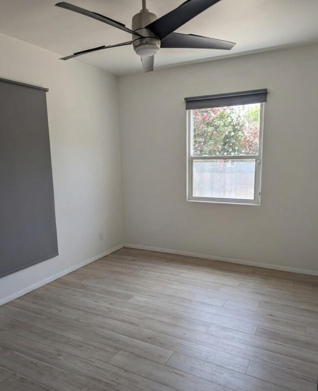 Building Photo - 1517 E Roosevelt St