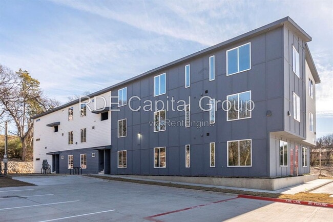 Building Photo - 948 S Corinth St Rd