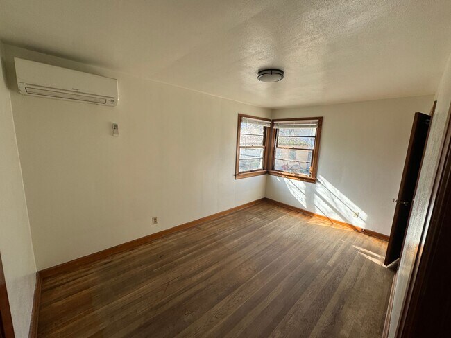 Building Photo - 417 NW 9th St