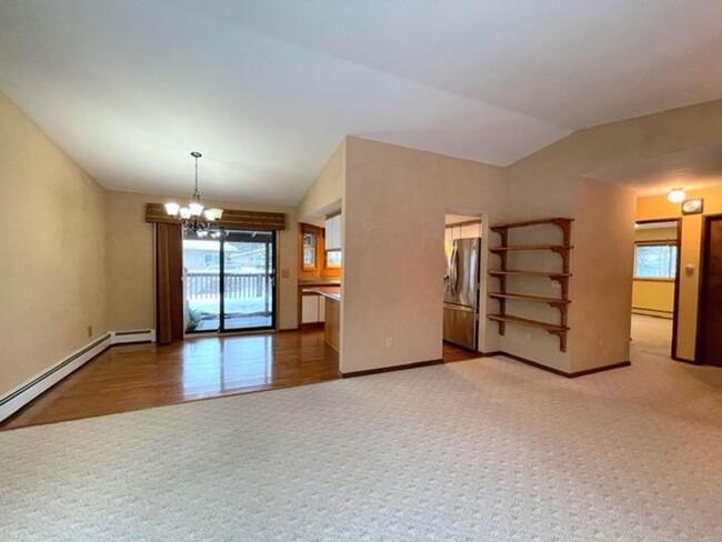Building Photo - East Anchorage Four Bedroom Home with Bonu...