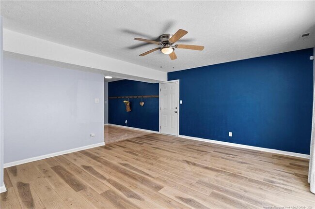 Building Photo - 1302 Kienast Dr