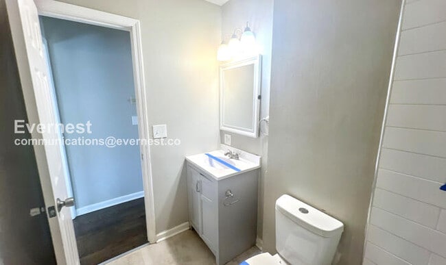 Building Photo - 11330 E 24th St S