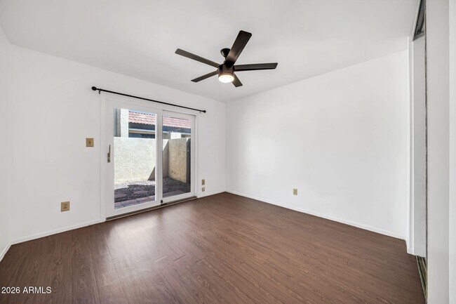 Building Photo - 6209 N 22nd Dr