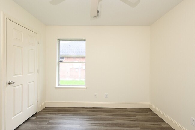 Building Photo - 5313 Caprock Dr